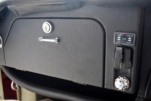 1970 Jaguar E-Type 2+2 Te koop (foto 34 van 184)