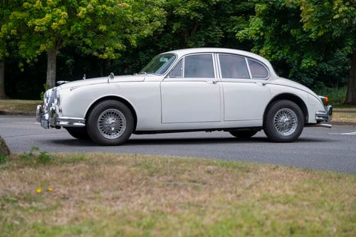 1967 Jaguar MkII 3.8 à vendre (picture 11 of 217)
