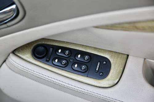 NO RESERVE - 1999 Jaguar S-Type 3.0 SE Manual à vendre (picture 75 of 129)