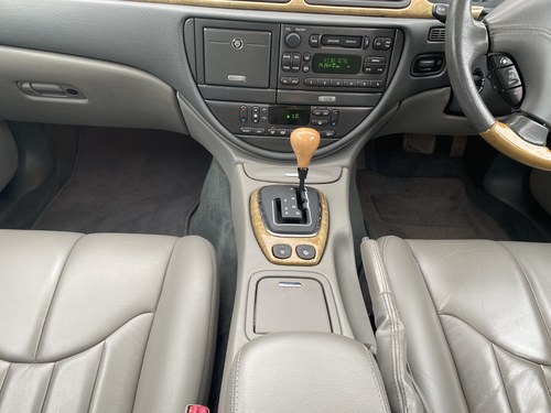 2001 Jaguar S-Type 3.0 V6 SE For Sale (picture 22 of 96)