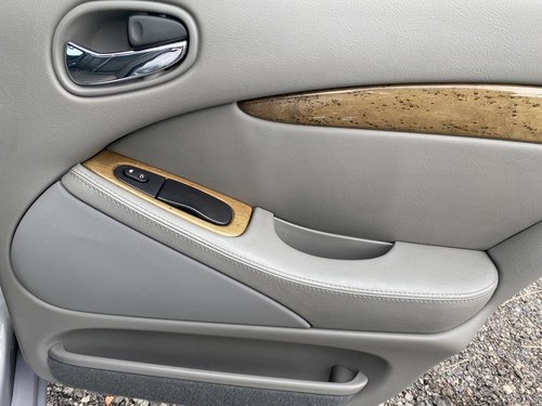 2001 Jaguar S-Type 3.0 V6 SE For Sale (picture 27 of 96)