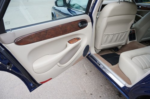 2001 Jaguar Sovereign LWB 4.0 For Sale (picture 52 of 136)