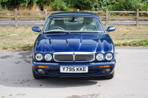 2001 Jaguar Sovereign LWB 4.0 For Sale (picture 5 of 136)