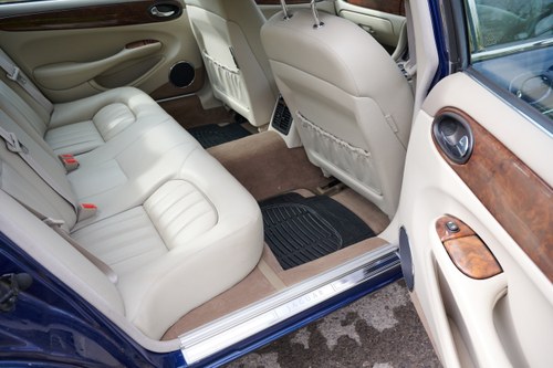 2001 Jaguar Sovereign LWB 4.0 For Sale (picture 61 of 136)