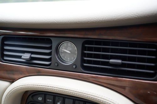 2001 Jaguar Sovereign LWB 4.0 For Sale (picture 31 of 136)