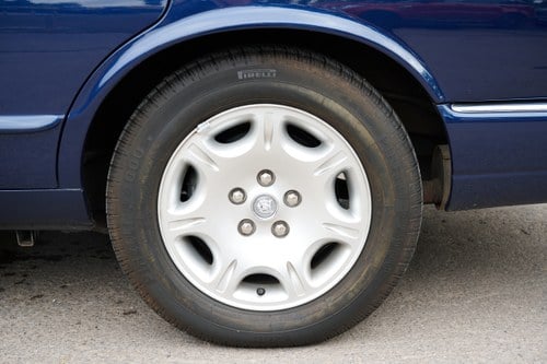 2001 Jaguar Sovereign LWB 4.0 For Sale (picture 12 of 136)