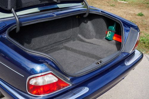 2001 Jaguar Sovereign LWB 4.0 For Sale (picture 109 of 136)