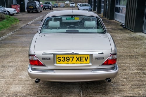 1998 Jaguar X308 XJ8 4litre LWB Sovereign In vendita (immagine 14 di 203)