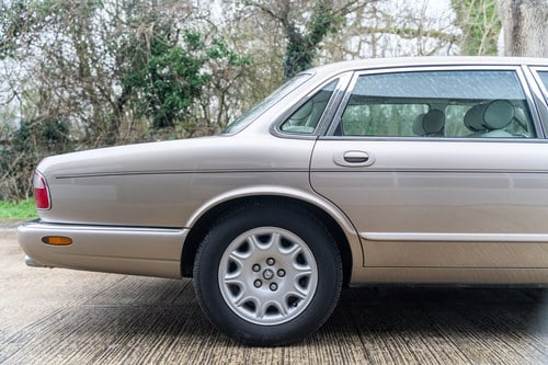 1998 Jaguar X308 XJ8 4litre LWB Sovereign In vendita (immagine 119 di 203)