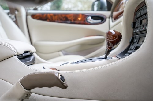 1998 Jaguar X308 XJ8 4litre LWB Sovereign In vendita (immagine 43 di 203)