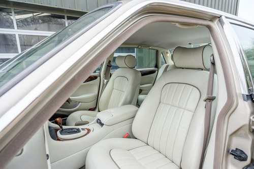 1998 Jaguar X308 XJ8 4litre LWB Sovereign In vendita (immagine 67 di 203)