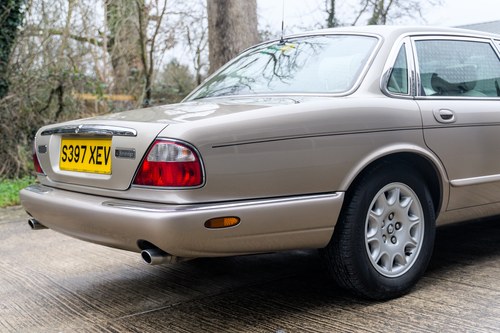 1998 Jaguar X308 XJ8 4litre LWB Sovereign In vendita (immagine 112 di 203)