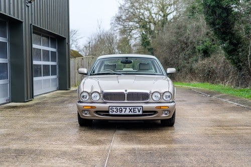 1998 Jaguar X308 XJ8 4litre LWB Sovereign In vendita (immagine 28 di 203)