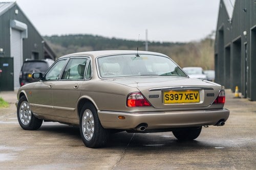 1998 Jaguar X308 XJ8 4litre LWB Sovereign In vendita (immagine 22 di 203)