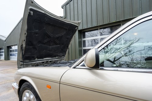 1998 Jaguar X308 XJ8 4litre LWB Sovereign In vendita (immagine 136 di 203)