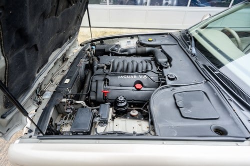 1998 Jaguar X308 XJ8 4litre LWB Sovereign In vendita (immagine 133 di 203)