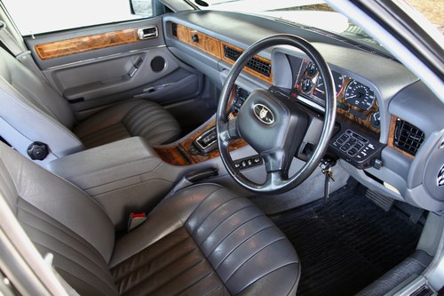 1992 Jaguar Sovereign 4.0 For Sale (picture 33 of 135)