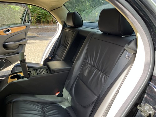 2005 Jaguar Super V8 Portfolio LWB (X350) For Sale (picture 54 of 124)