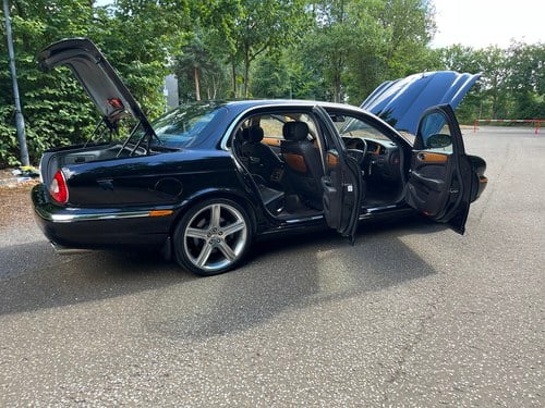 2005 Jaguar Super V8 Portfolio LWB (X350) For Sale (picture 23 of 124)