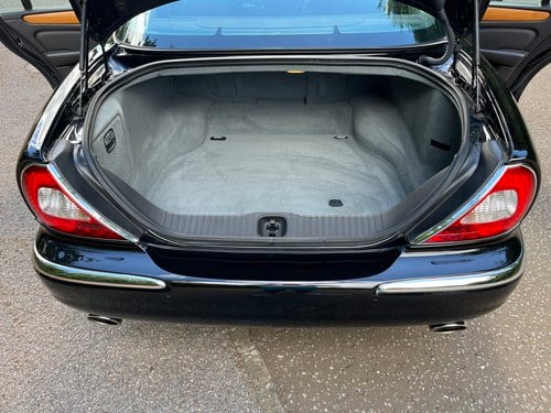 2005 Jaguar Super V8 Portfolio LWB (X350) Te koop (foto 74 van 124)