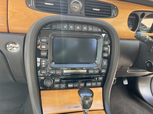 2005 Jaguar Super V8 Portfolio LWB (X350) Te koop (foto 30 van 124)