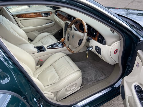2003 Jaguar XJ Super V8 SWB For Sale (picture 41 of 87)