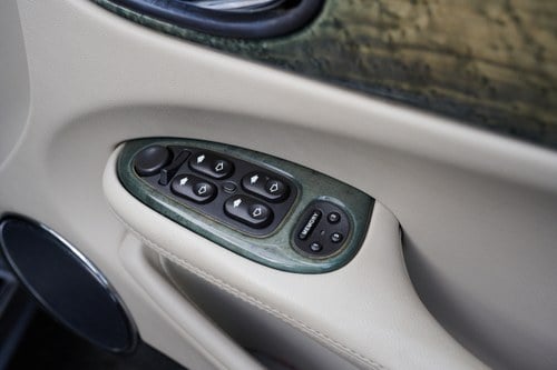 2002 Jaguar XJ8 3.2L V8 Sport (X308) In vendita (immagine 42 di 163)