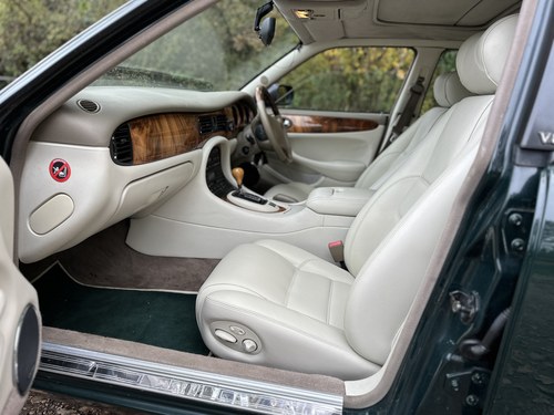 1998 Jaguar XJR X308 For Sale (picture 34 of 90)