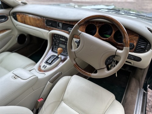 1998 Jaguar XJR X308 For Sale (picture 24 of 90)