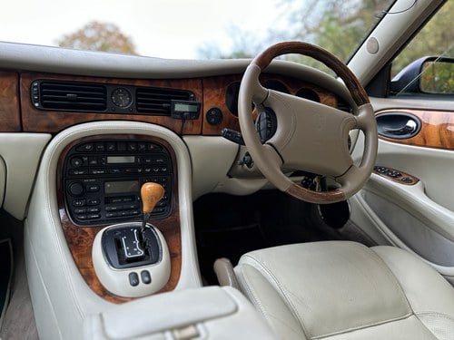 1998 Jaguar XJR X308 For Sale (picture 51 of 90)