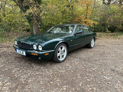 1998 Jaguar XJR X308 For Sale (picture 1 of 90)
