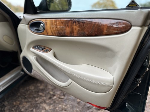 1998 Jaguar XJR X308 For Sale (picture 28 of 90)