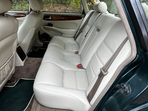 1998 Jaguar XJR X308 For Sale (picture 45 of 90)