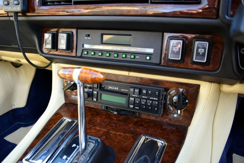 1990 Jaguar XJ-S V12 Convertible In vendita (immagine 37 di 176)
