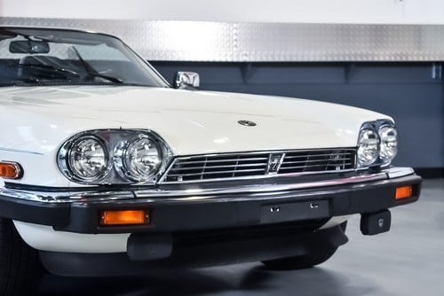 NO RESERVE - 1990 Jaguar XJ-S V12 Convertible (LHD) Te koop (foto 74 van 93)