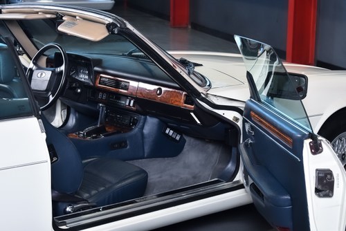 NO RESERVE - 1990 Jaguar XJ-S V12 Convertible (LHD) Te koop (foto 44 van 93)