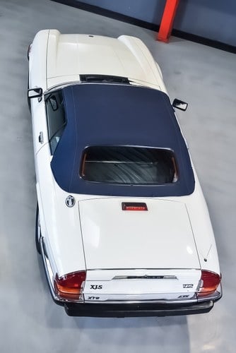 NO RESERVE - 1990 Jaguar XJ-S V12 Convertible (LHD) Te koop (foto 33 van 93)