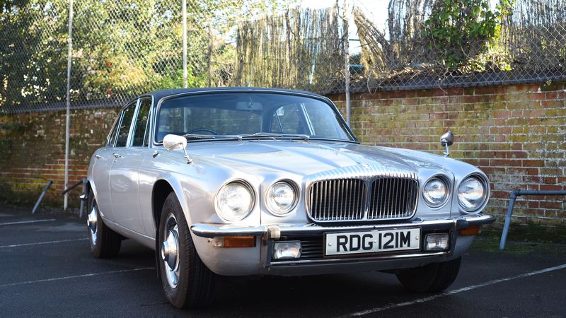 1974 Daimler Sovereign SII SWB 4.2 For Sale (picture 1 of 159)