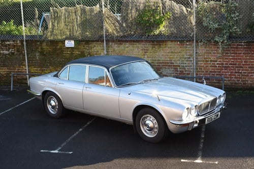 1974 Daimler Sovereign SII SWB 4.2 For Sale (picture 2 of 158)