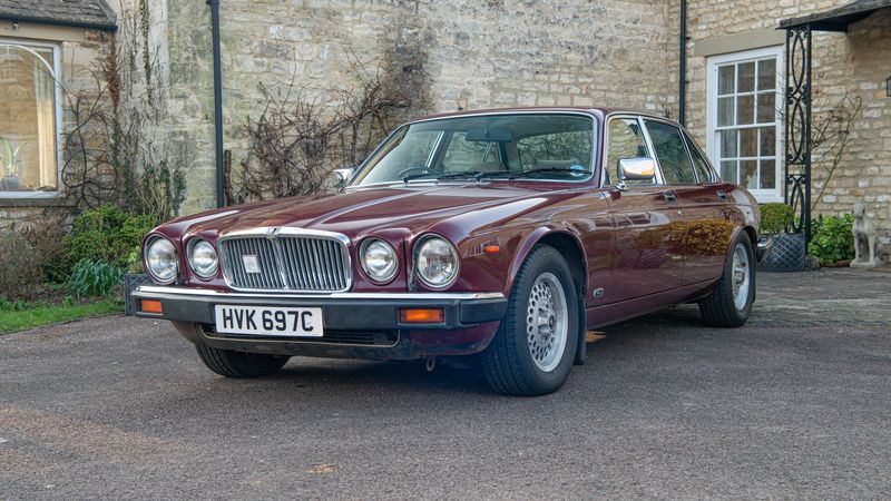 NO RESERVE! 1986 Jaguar XJ12 Sovereign Series 3 For Sale (picture 1 of 49)