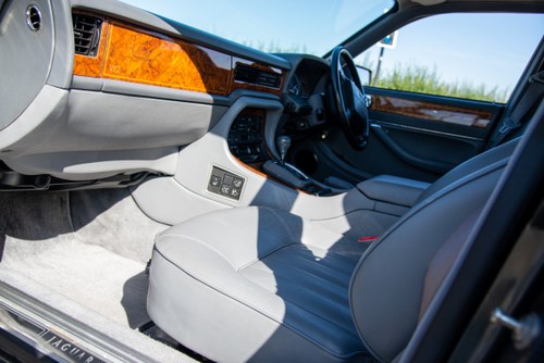 1994 Jaguar XJ12 For Sale (picture 31 of 124)