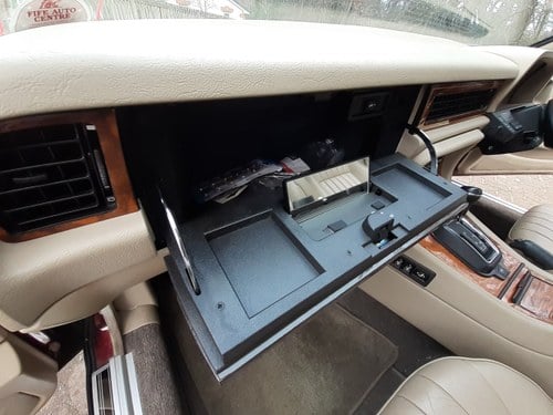 1991 Jaguar Sovereign (XJ40) 4.0 Automatic In vendita (immagine 29 di 151)