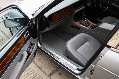 1988 Daimler XJ40 Te koop (foto 47 van 155)