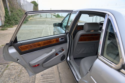 1988 Daimler XJ40 Te koop (foto 43 van 155)