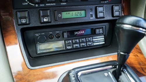 1990 Jaguar XJ6 till salu (bild 27 av 163)