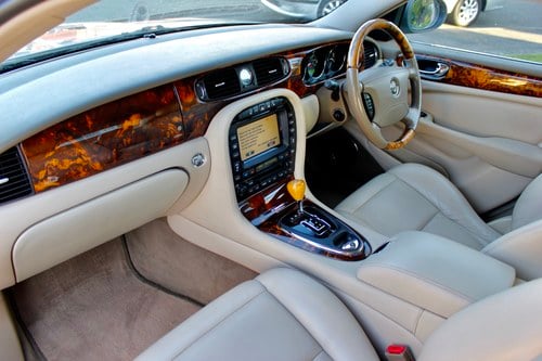 2003 Jaguar XJ6 3.0 For Sale (picture 43 of 93)