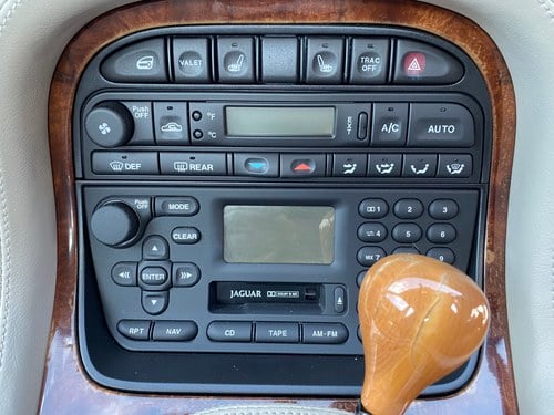 2002 Jaguar XJ 3.2 Executive (X308) à vendre (picture 33 of 180)