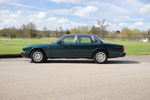 2002 Jaguar XJ 3.2 Executive (X308) à vendre (picture 7 of 180)