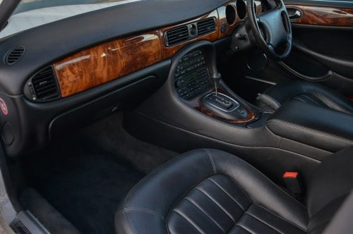 1998 Jaguar XJ8 Auto For Sale (picture 29 of 86)