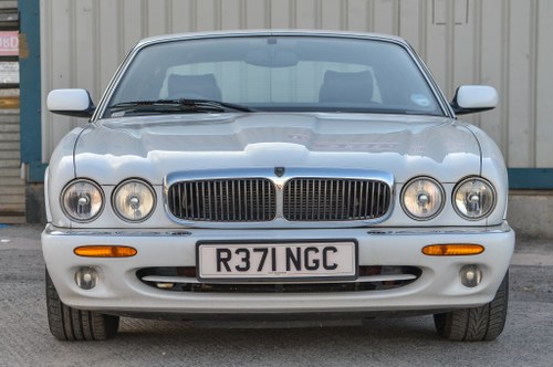 1998 Jaguar XJ8 Auto For Sale (picture 6 of 86)